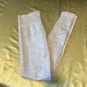 Forever 21 Gray Textured Leggings Athletic Wear Women’s Size Small